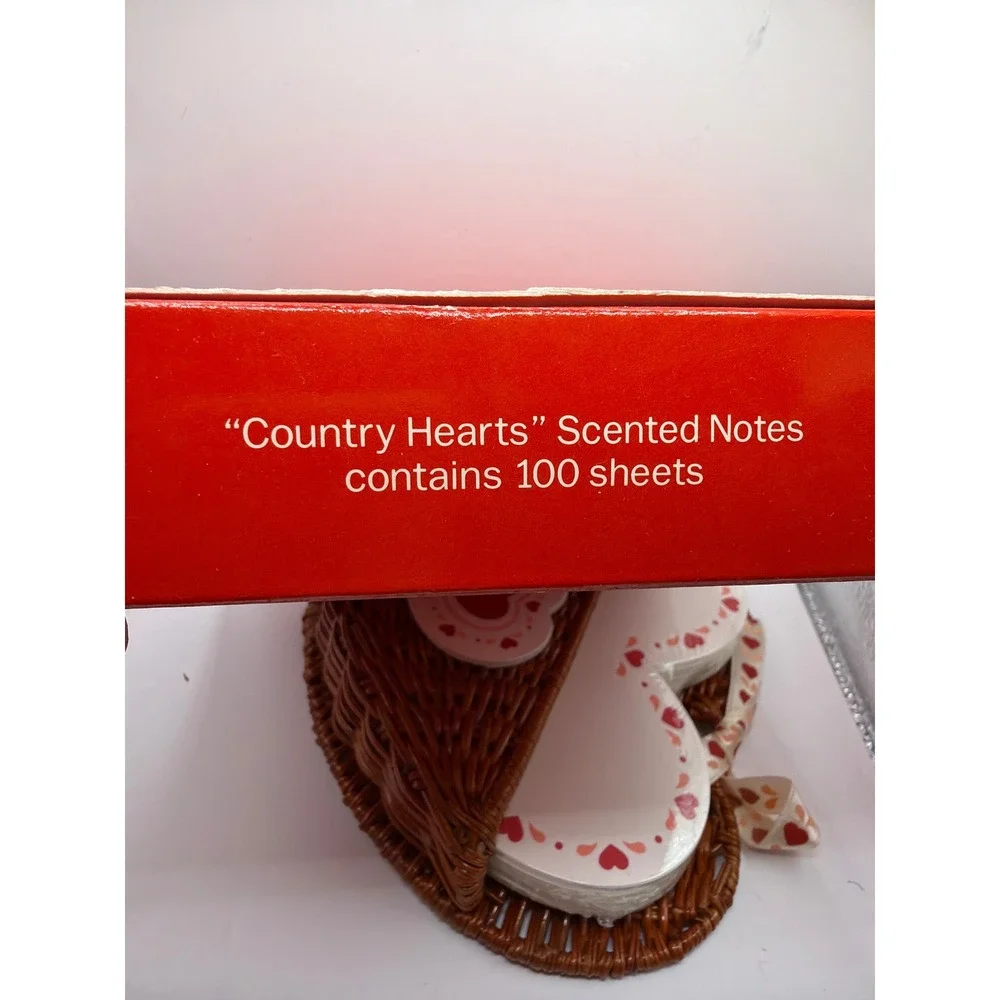 NIB VTG Avon Country Hearts Scented Notes Brown Heart Wicker Basket Stationery